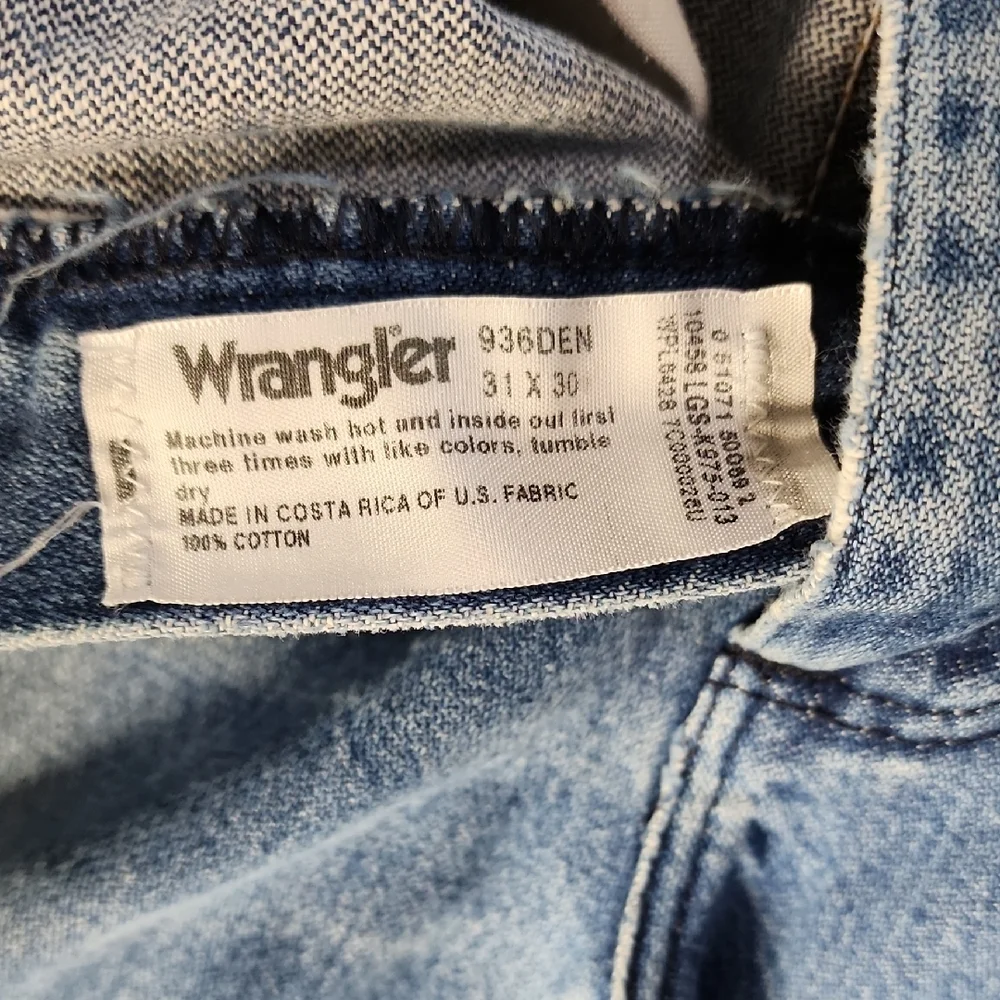 Wrangler Men's Light Blue Straight Jeans - Picture 2 of 6